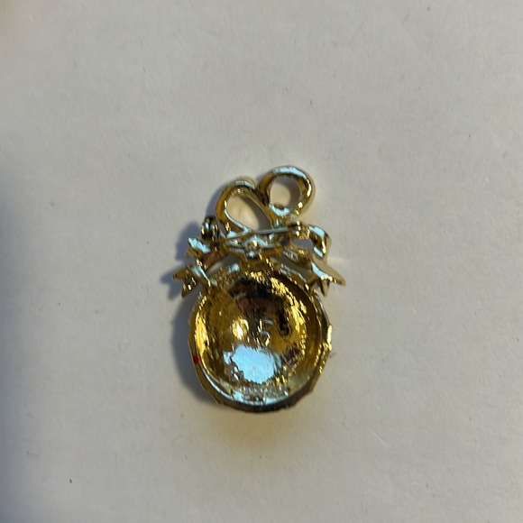 Brooch - Christmas tree ball - gold tone, green, red - (#0767) - Picture 2 of 3